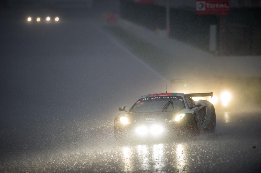  McLaren MP4-12C GT3 Spa 24 hours 2012 года  (фото 6 из 17)